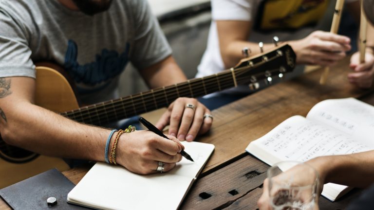 songwriting improvisation jamming@3200x1800 scaled 1