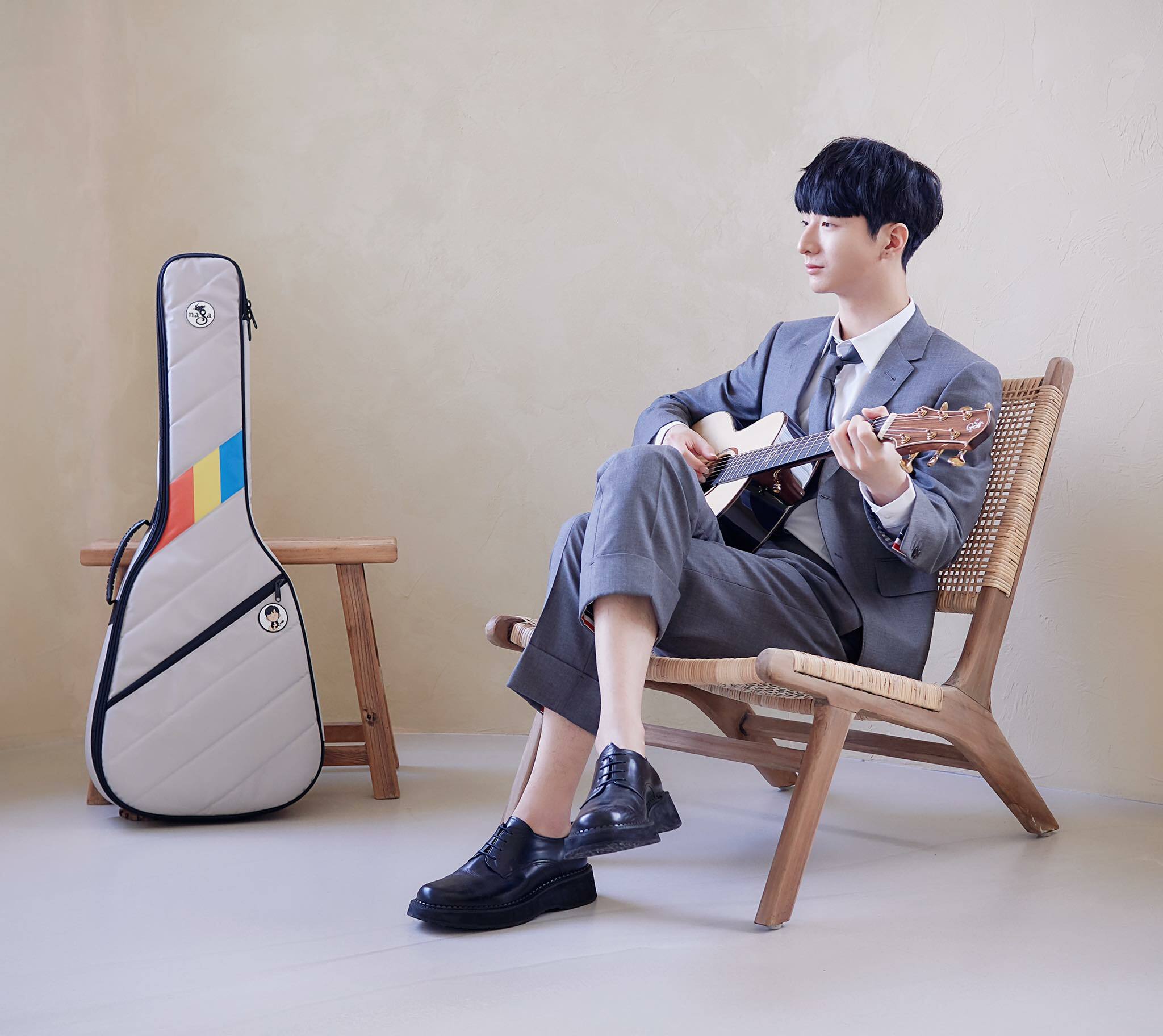 鄭晟河Naga吉他